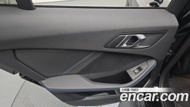 BMW 1 Series (F40) 120i M Sports 2023 — фото 31