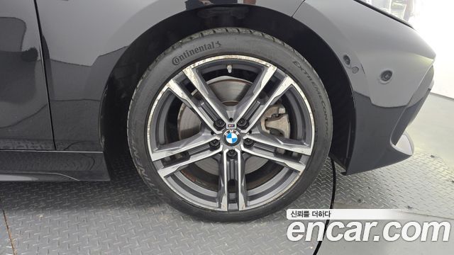 BMW 1 Series (F40) 120i M Sports 2023 — фото 37