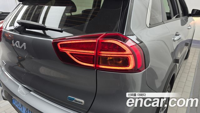 Kia Niro EV Prestige 2022 — фото 23