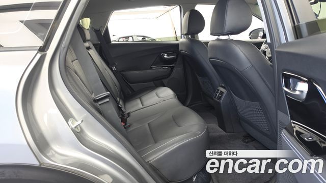 Kia Niro EV Prestige 2022 — фото 12