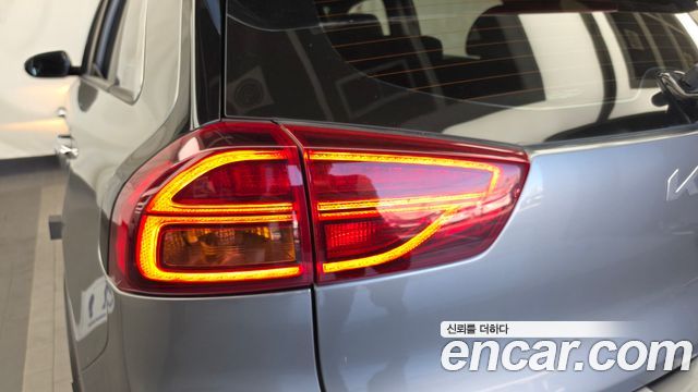 Kia Niro EV Prestige 2022 — фото 23
