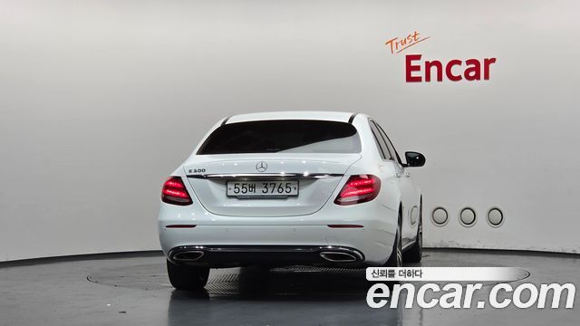 Mercedes-Benz E-Class (W213) E300 Avantgarde 2019 — фото 4