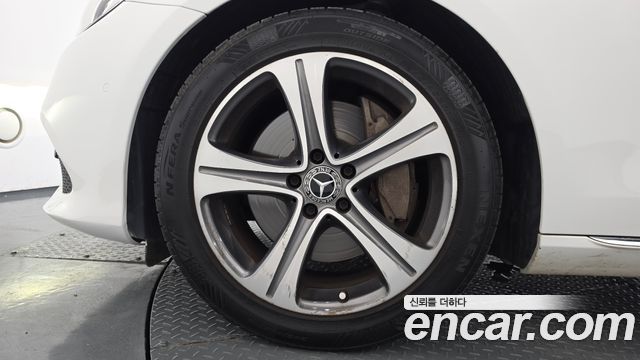 Mercedes-Benz E-Class (W213) E300 Avantgarde 2019 — фото 5