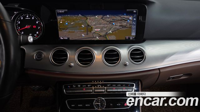 Mercedes-Benz E-Class (W213) E300 Avantgarde 2019 — фото 13