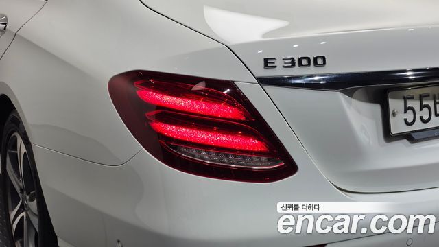 Mercedes-Benz E-Class (W213) E300 Avantgarde 2019 — фото 23