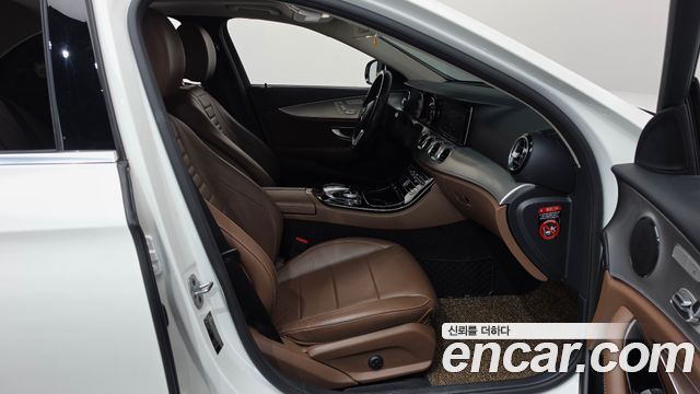 Mercedes-Benz E-Class (W213) E300 Avantgarde 2019 — фото 26