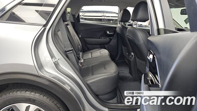Kia Niro EV Prestige 2022 — фото 12