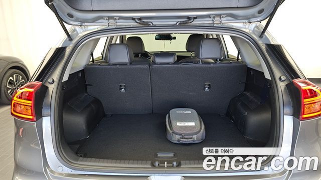 Kia Niro EV Prestige 2022 — фото 20