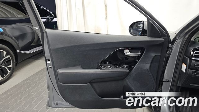 Kia Niro EV Prestige 2022 — фото 24