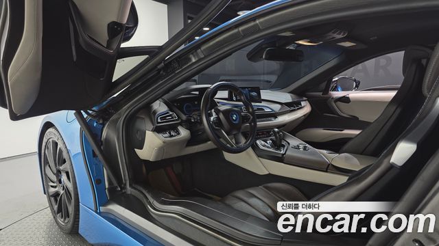 BMW i8 Coupe 2016 — фото 10