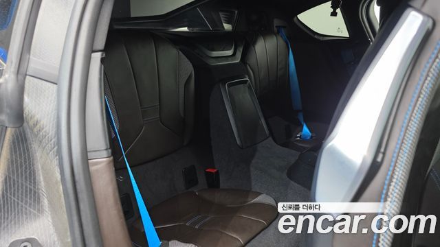 BMW i8 Coupe 2016 — фото 12