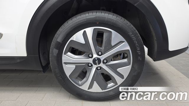Kia Niro EV Prestige 2022 — фото 21