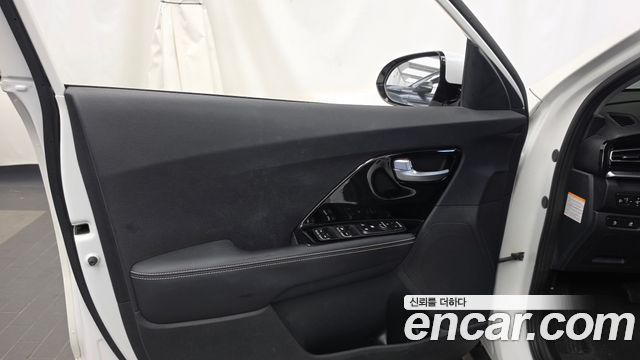 Kia Niro EV Prestige 2022 — фото 24
