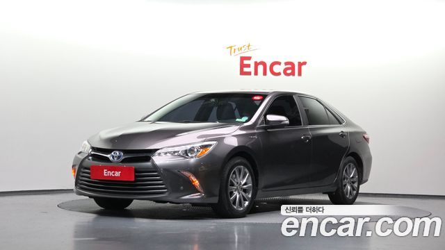 Toyota Camry Hybrid LE 2017 — фото 1