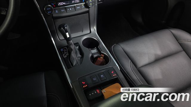 Toyota Camry Hybrid LE 2017 — фото 9
