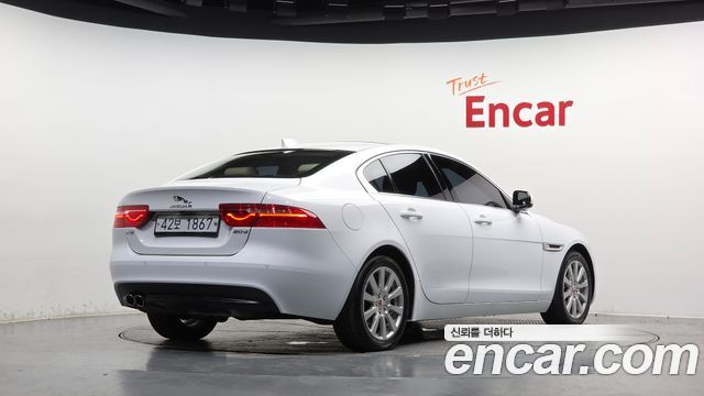Jaguar XE 20d Prestige 2019 — фото 2