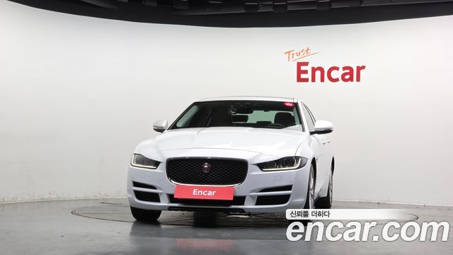 Jaguar XE 20d Prestige 2019 — фото 3