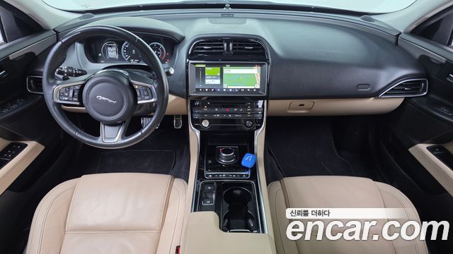 Jaguar XE 20d Prestige 2019 — фото 7