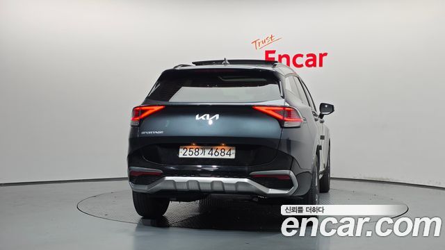 Kia Sportage (V) Diesel 2.0 2WD Nobleless 2022 — фото 4