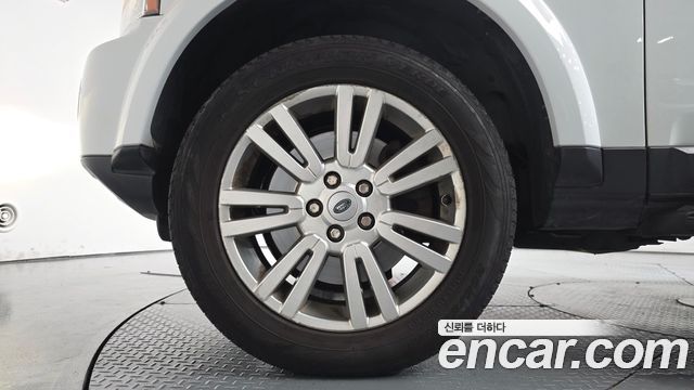 Land Rover Discovery 4 3.0 SDV6 SE 2012 — фото 5