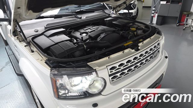 Land Rover Discovery 4 3.0 SDV6 SE 2012 — фото 6