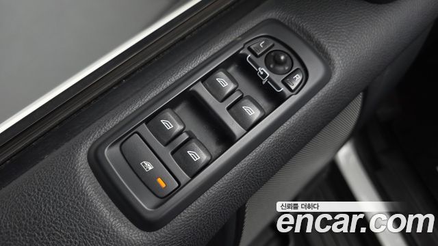 Land Rover Discovery 4 3.0 SDV6 SE 2012 — фото 34