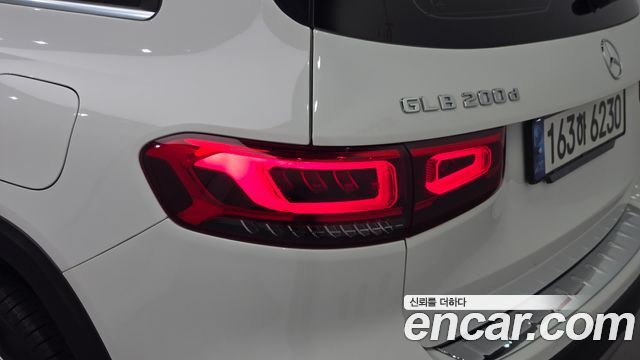 Mercedes-Benz GLB-Class (X247) GLB200 d 2021 — фото 23
