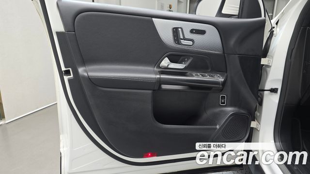 Mercedes-Benz GLB-Class (X247) GLB200 d 2021 — фото 24