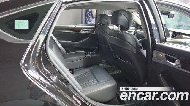 Genesis G80 3.3 GDI AWD Premium Luxury 2018 — фото 11