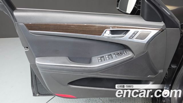 Genesis G80 3.3 GDI AWD Premium Luxury 2018 — фото 24
