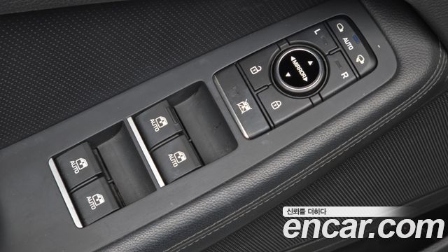 Genesis G80 3.3 GDI AWD Premium Luxury 2018 — фото 29