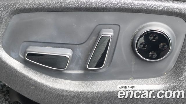 Genesis G80 3.3 GDI AWD Premium Luxury 2018 — фото 31