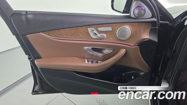 Mercedes-Benz E-Class (W213) E250 Exclusive 2021 — фото 24