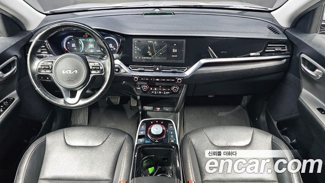 Kia Niro Plus Air 2023 — фото 7