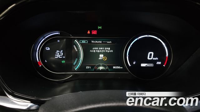 Kia Niro Plus Air 2023 — фото 8