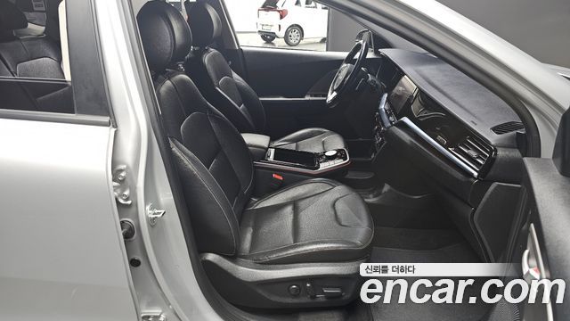 Kia Niro Plus Air 2023 — фото 10