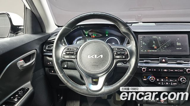 Kia Niro Plus Air 2023 — фото 12