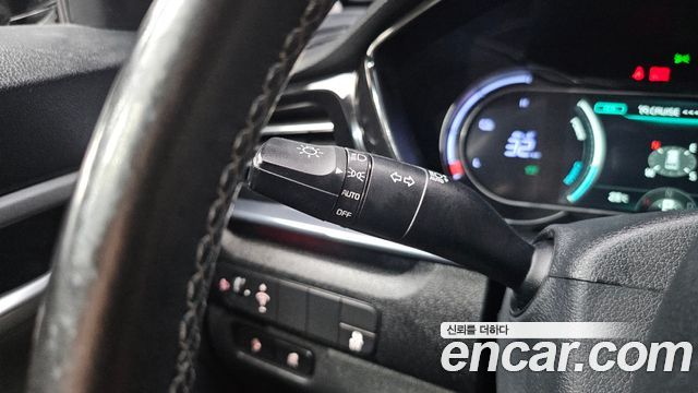 Kia Niro Plus Air 2023 — фото 17