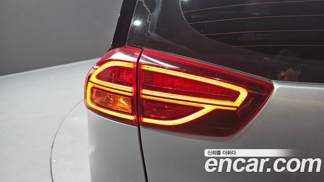 Kia Niro Plus Air 2023 — фото 23