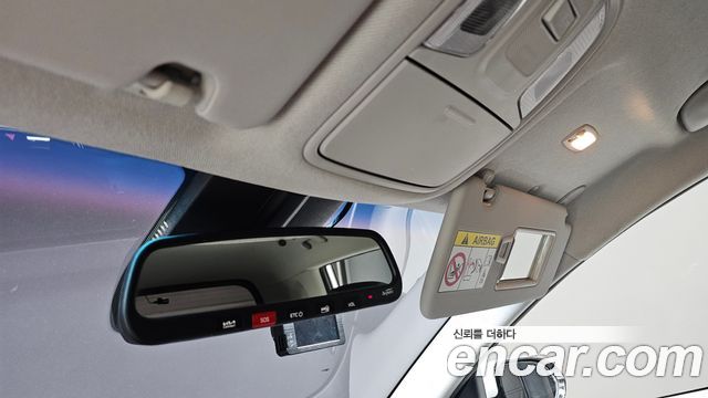 Kia Niro Plus Air 2023 — фото 30
