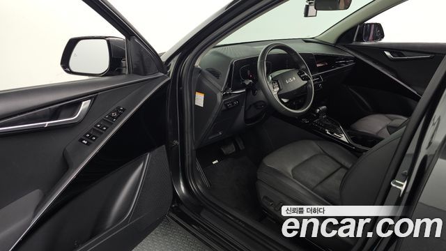 Kia Niro Prestige 2022 — фото 11