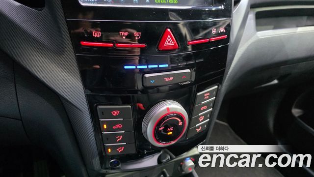 KG Mobility (SsangYong) Tivoli VX 2WD 2017 — фото 17
