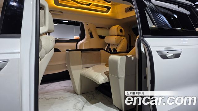 Kia Carnival (IV) Gasoline 9-seater Limousine(Special vehicle) 2021 — фото 11