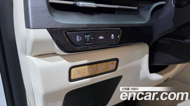 Kia Carnival (IV) Gasoline 9-seater Limousine(Special vehicle) 2021 — фото 12