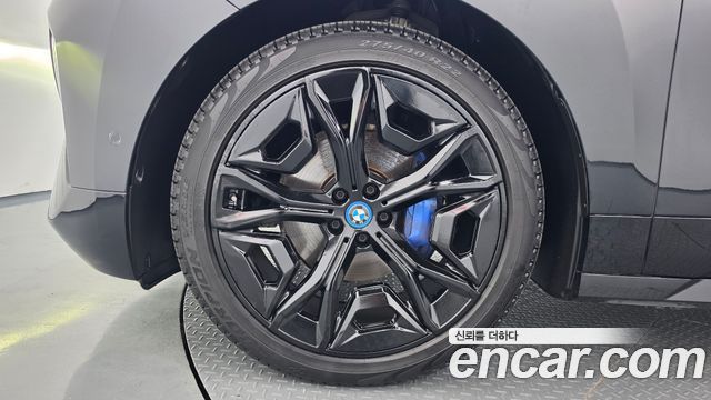 BMW iX xDrive40 First Edition 2022 — фото 5