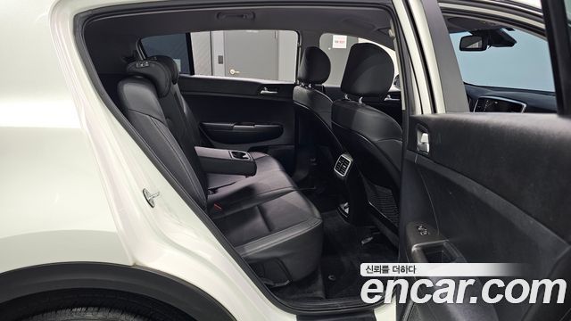 Kia Sportage The Bold Diesel 1.6 2WD Prestige 2022 — фото 11