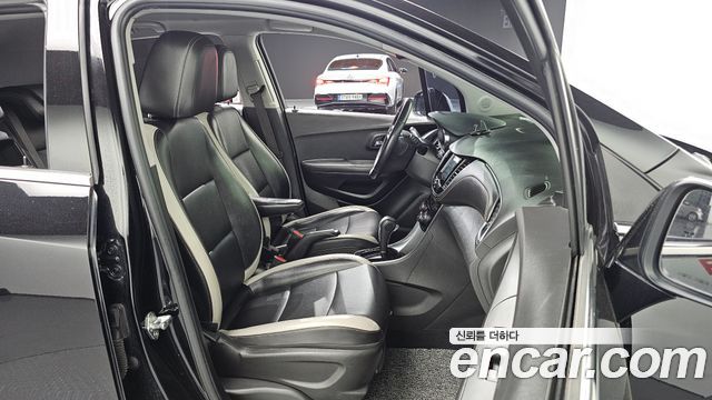Chevrolet Trax 1.4 Perfact Black 2019 — фото 26