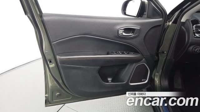Jeep Compass (II) 2.4 Limitied AWD 2019 — фото 24