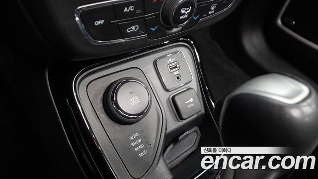 Jeep Compass (II) 2.4 Limitied AWD 2019 — фото 30