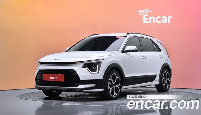 Kia Niro Signature 2023 — фото 1
